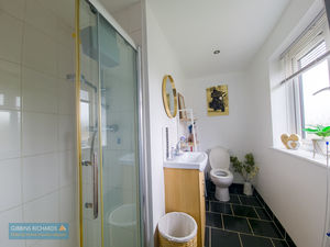 En-Suite- click for photo gallery